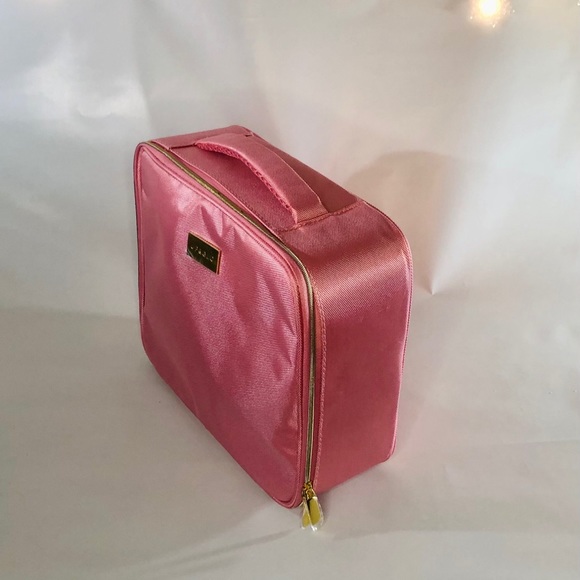UP&GEO Cosmetics Case in Bubble Gum Pink - Picture 6 of 16